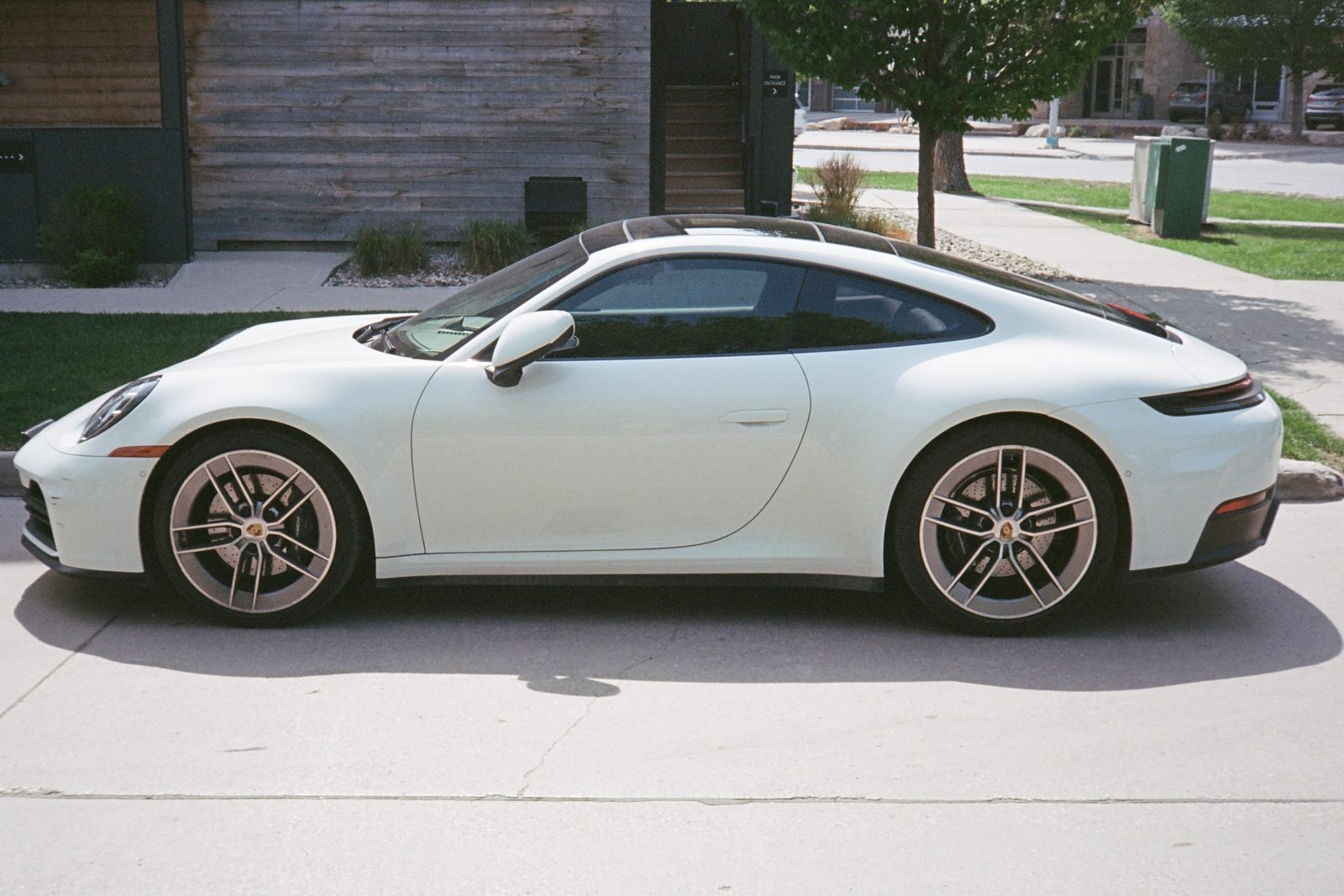 White Porsche 911
